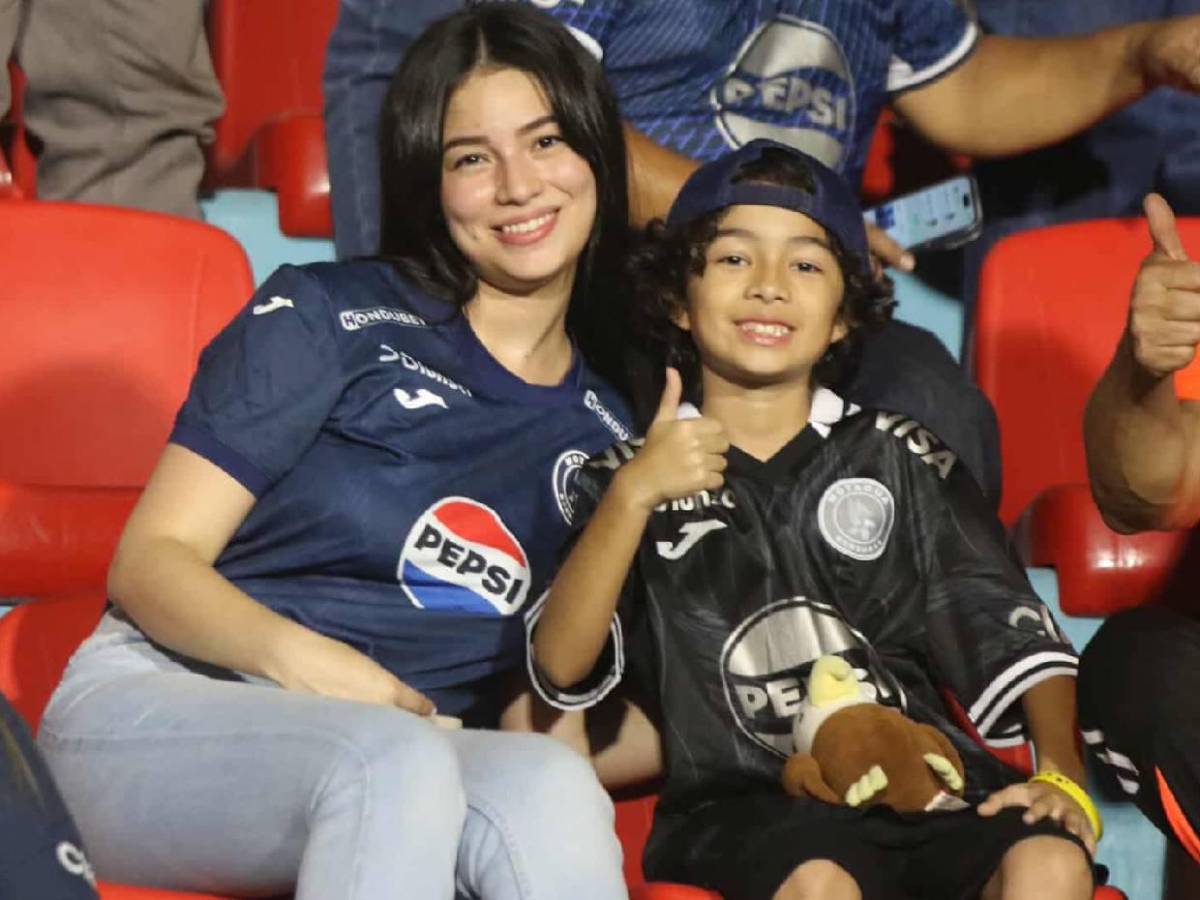 Esposa de directivo y chica misteriosa sorprenden: Linduras en el Motagua vs Alajuelense