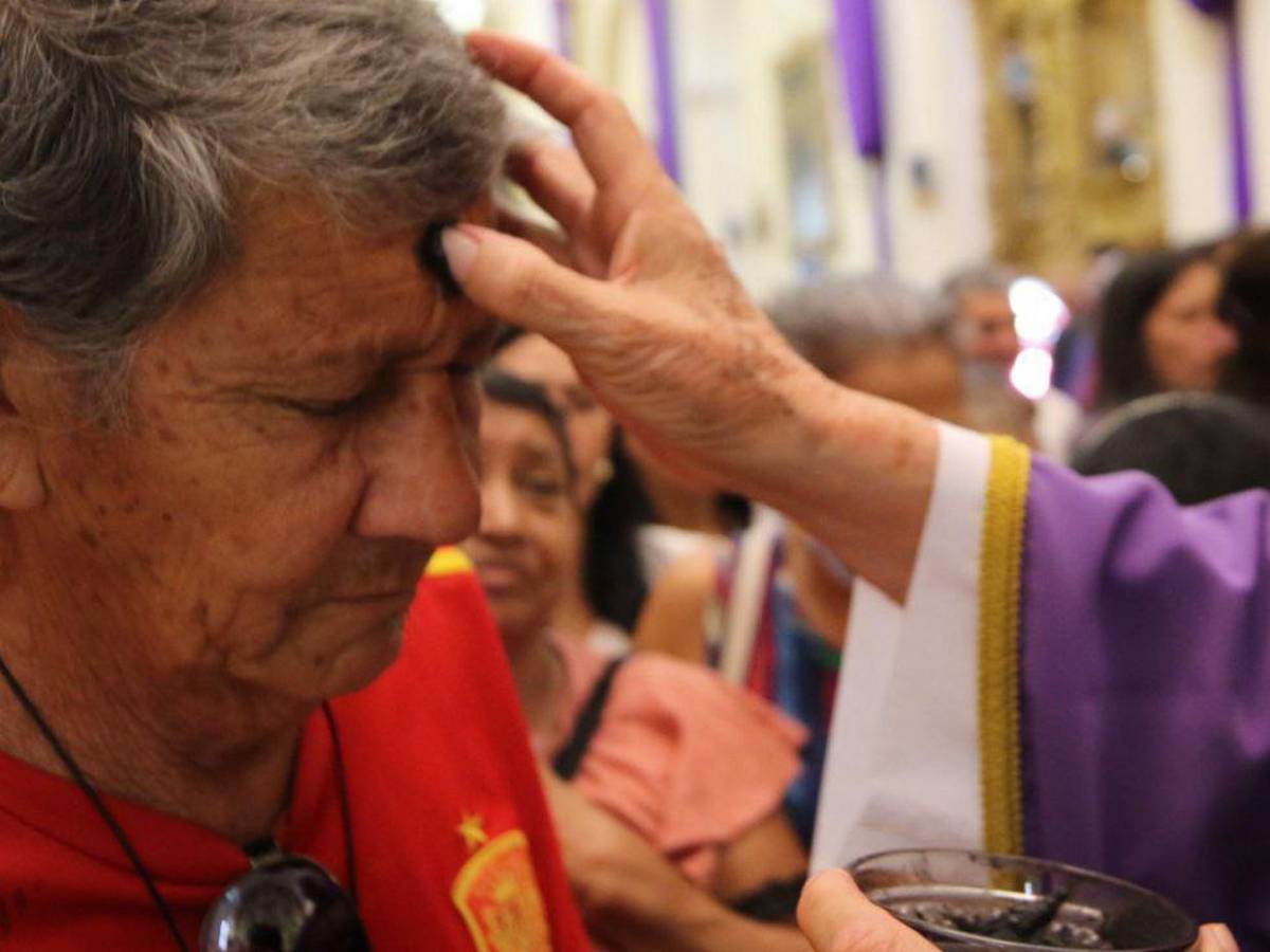 Feligresía capitalina recibe la Cuaresma con fe y devoción Feligresía capitalina recibe la Cuaresma con fe y devoción