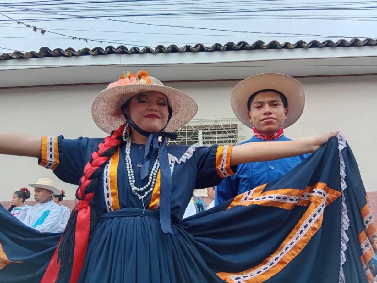 El departamento de La Paz vibró con fervor patrio en los desfiles del 15 de septiembre