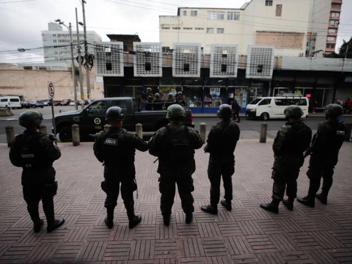 Repleto de militares: Así luce el centro de la capital previo a transición del CN