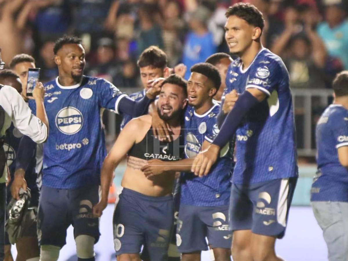 Emilio Izaguirre lloró y el lindo regaló a los jugadores: Motagua celebra la copa número 20