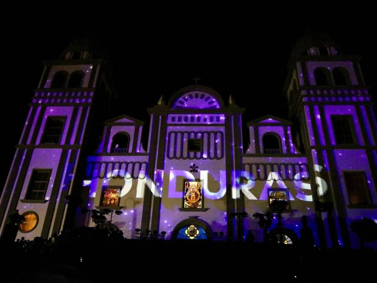 Con espectacular video mapping celebran alborada a la Virgen de Suyapa