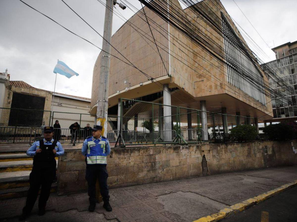 Repleto de militares: Así luce el centro de la capital previo a transición del CN