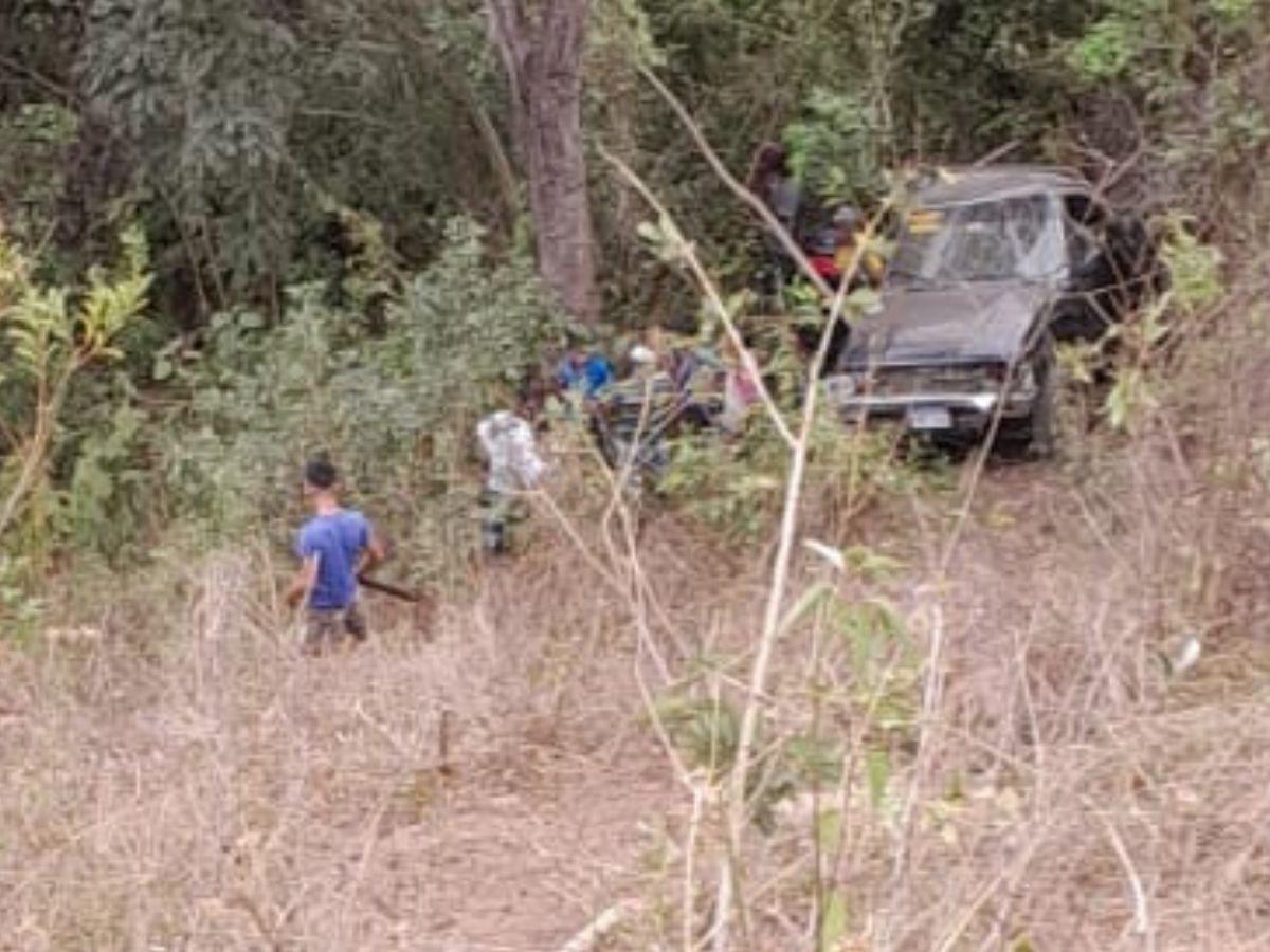 Dos muertos y al menos seis heridos dejó fatal accidente en Teupasenti, El Paraíso