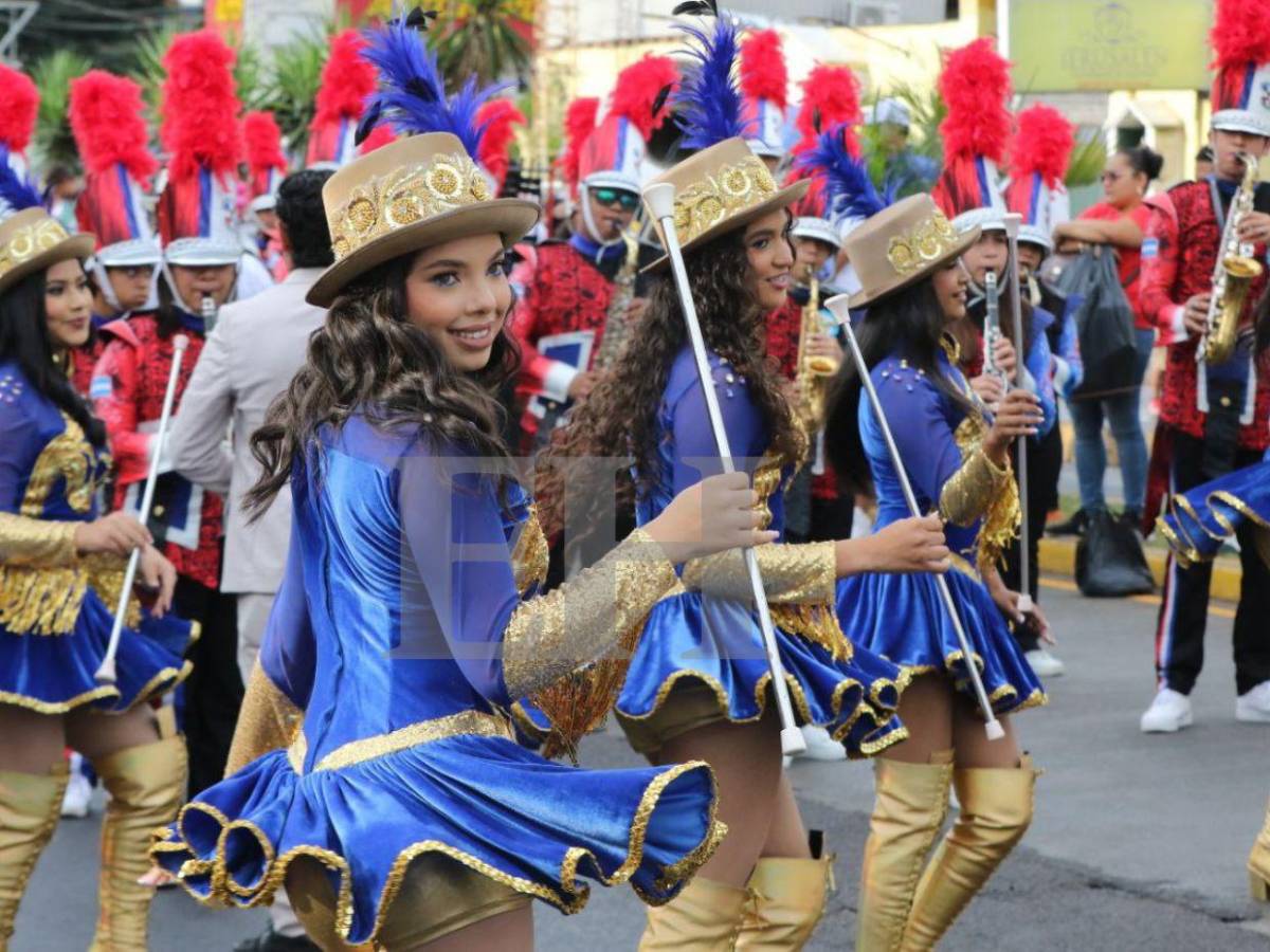 Las palillonas con los rostros más hermosos en los desfiles del 15 de septiembre en Tegucigalpa