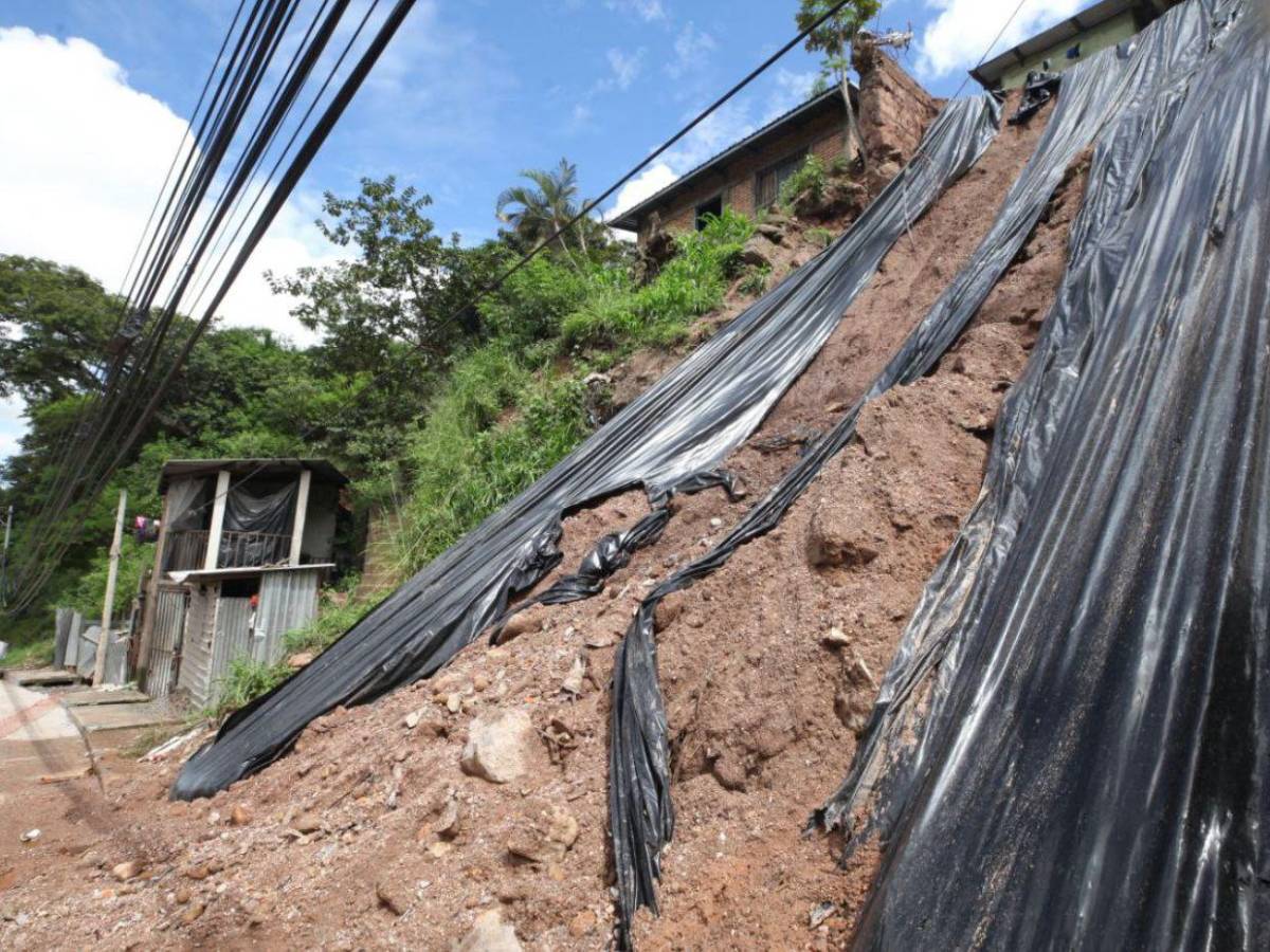 Colapsos y deslizamientos dejan estragos en el Distrito Central tras intensas lluvias