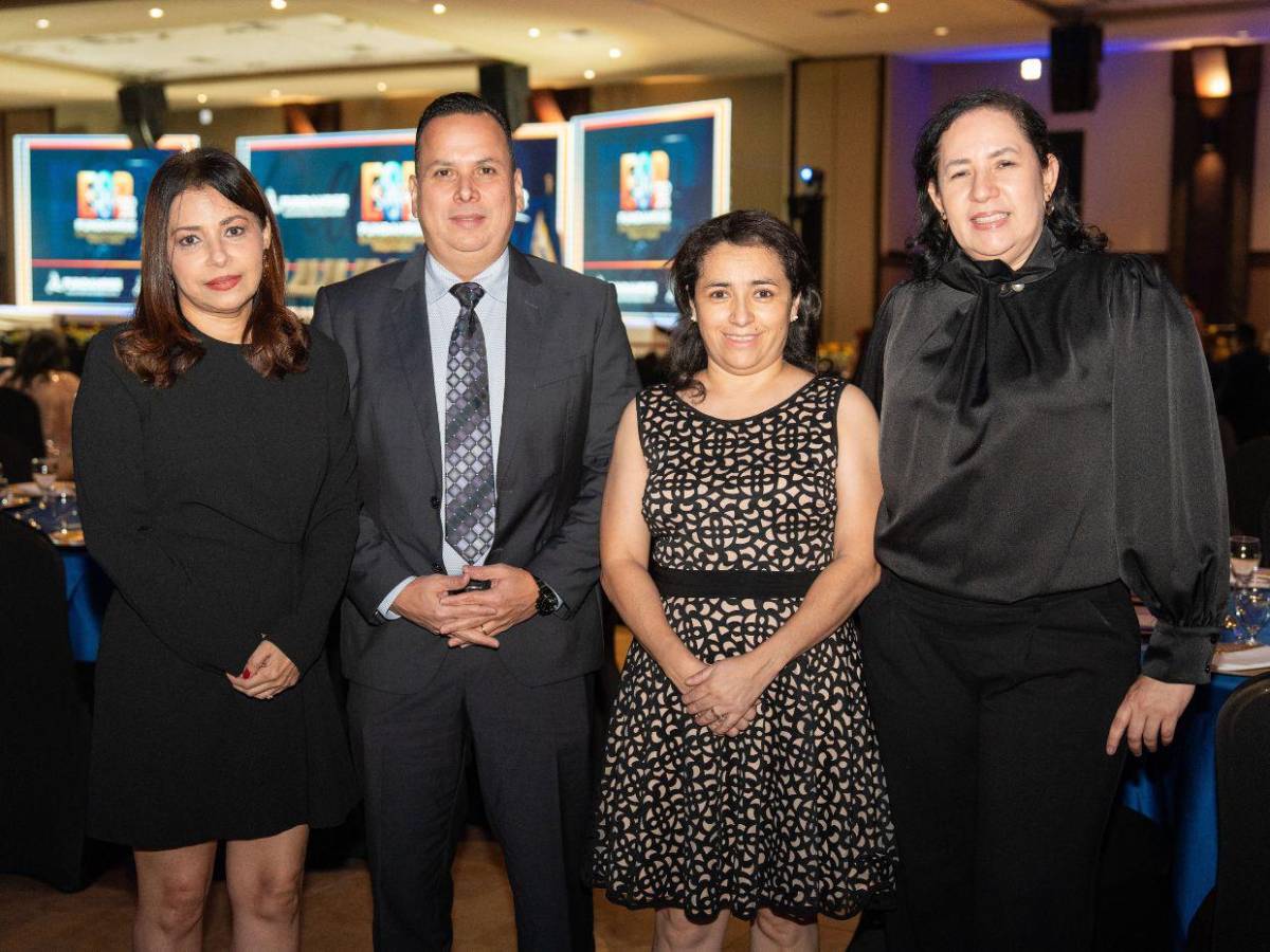 Entre premiados e invitados, así se vivió la gala del Sello FUNDAHRSE 2025