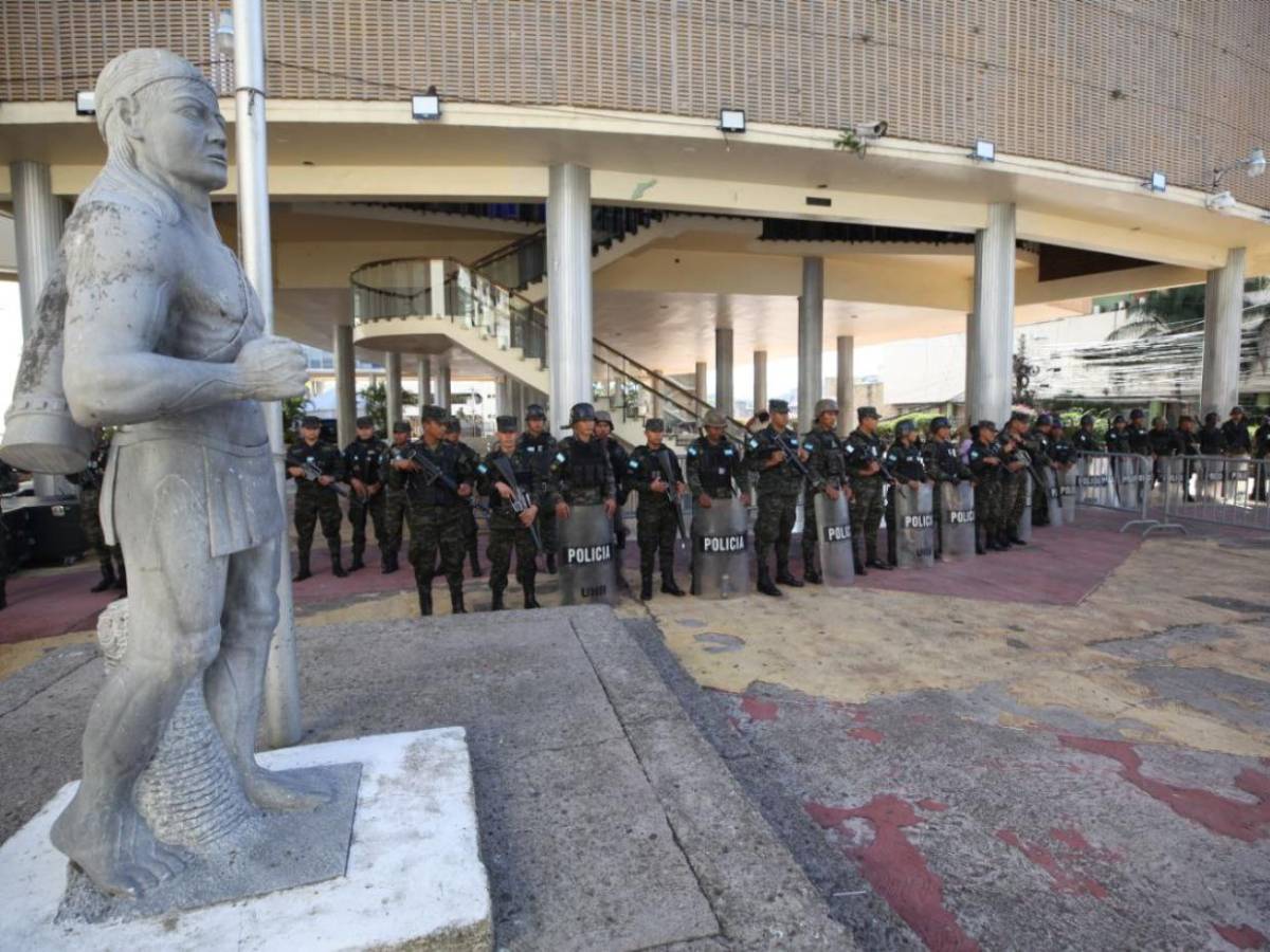 CN bajo fuerte custodia militar antes del inicio del período legislativo 2026-2030
