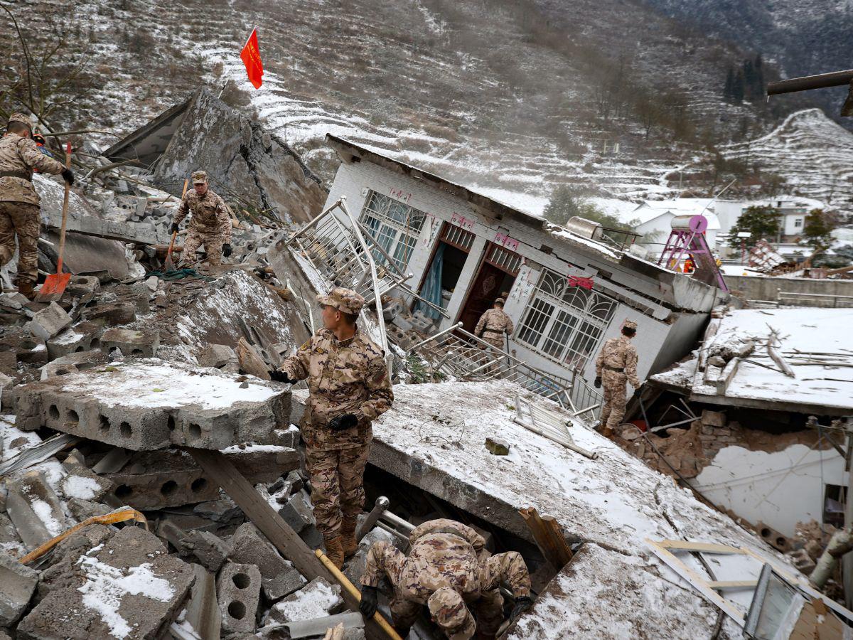Ocho muertos y varios desaparecidos tras deslizamiento en China