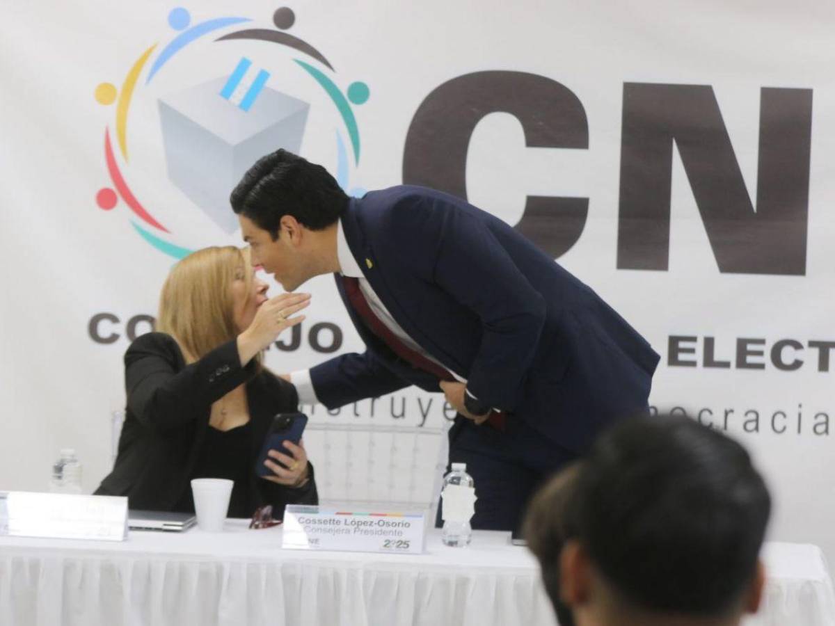 Entre risas y armonía, consejeros del CNE reciben ofertas para el TREP