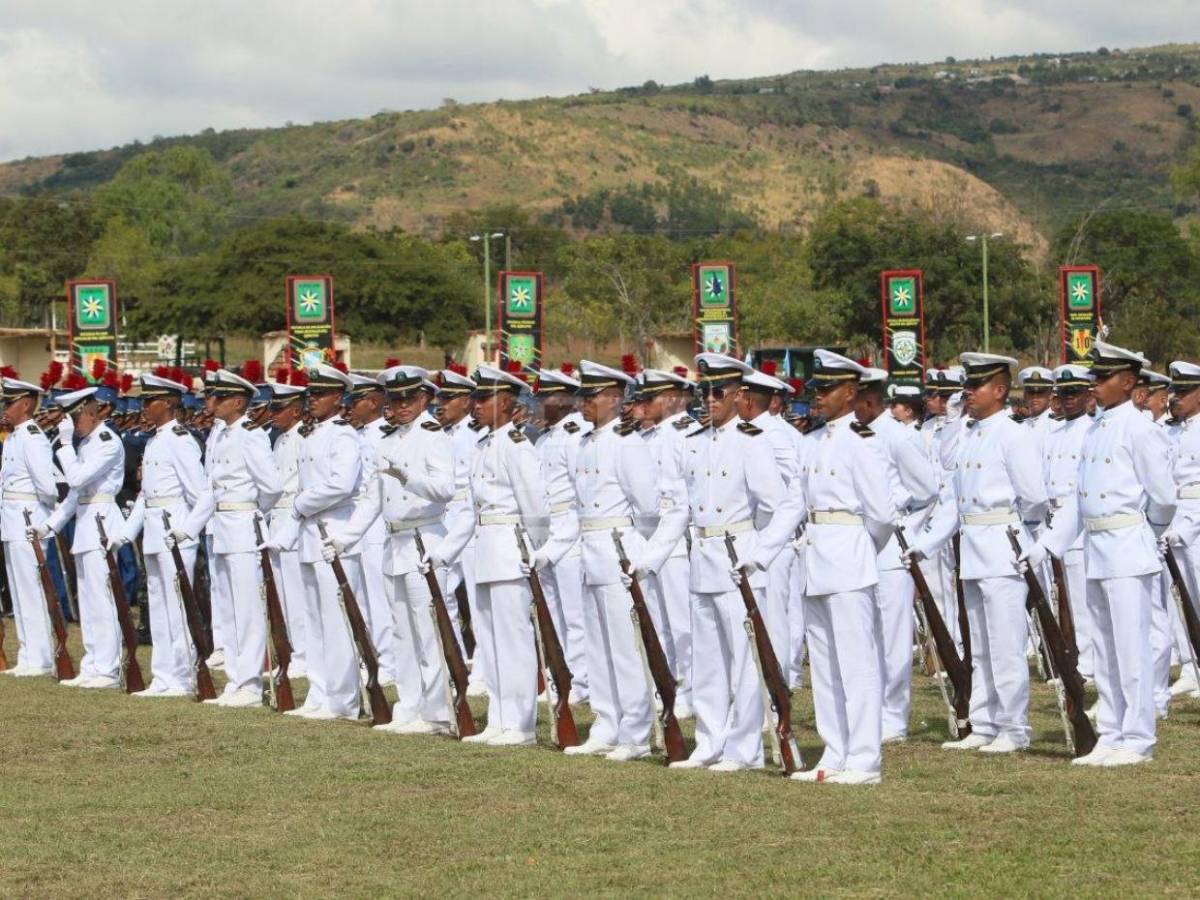 Así se desarrolla la ceremonia de traspaso de mando de las FF AA