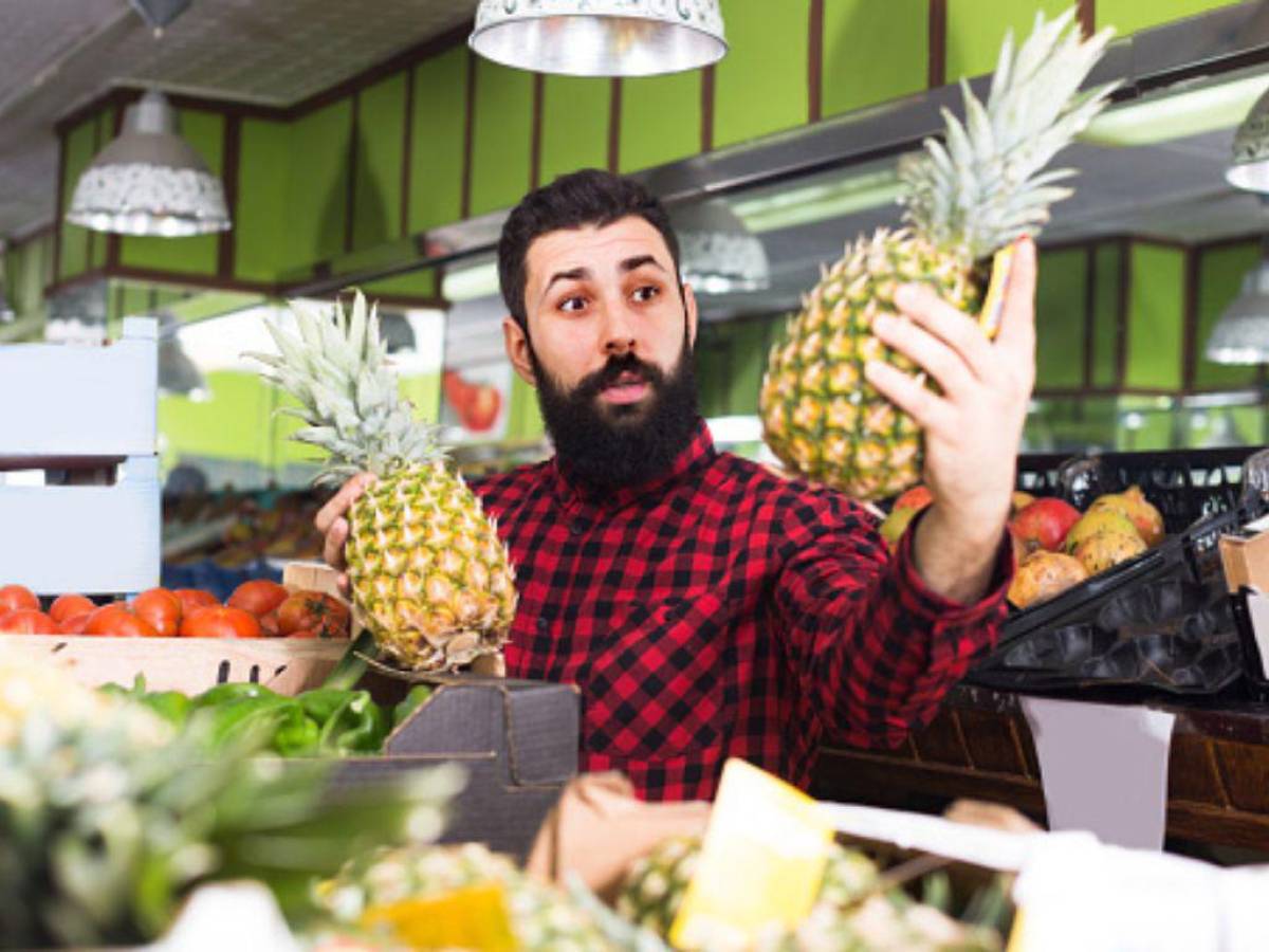 La piña también ayuda a mejorar el estreñimiento.