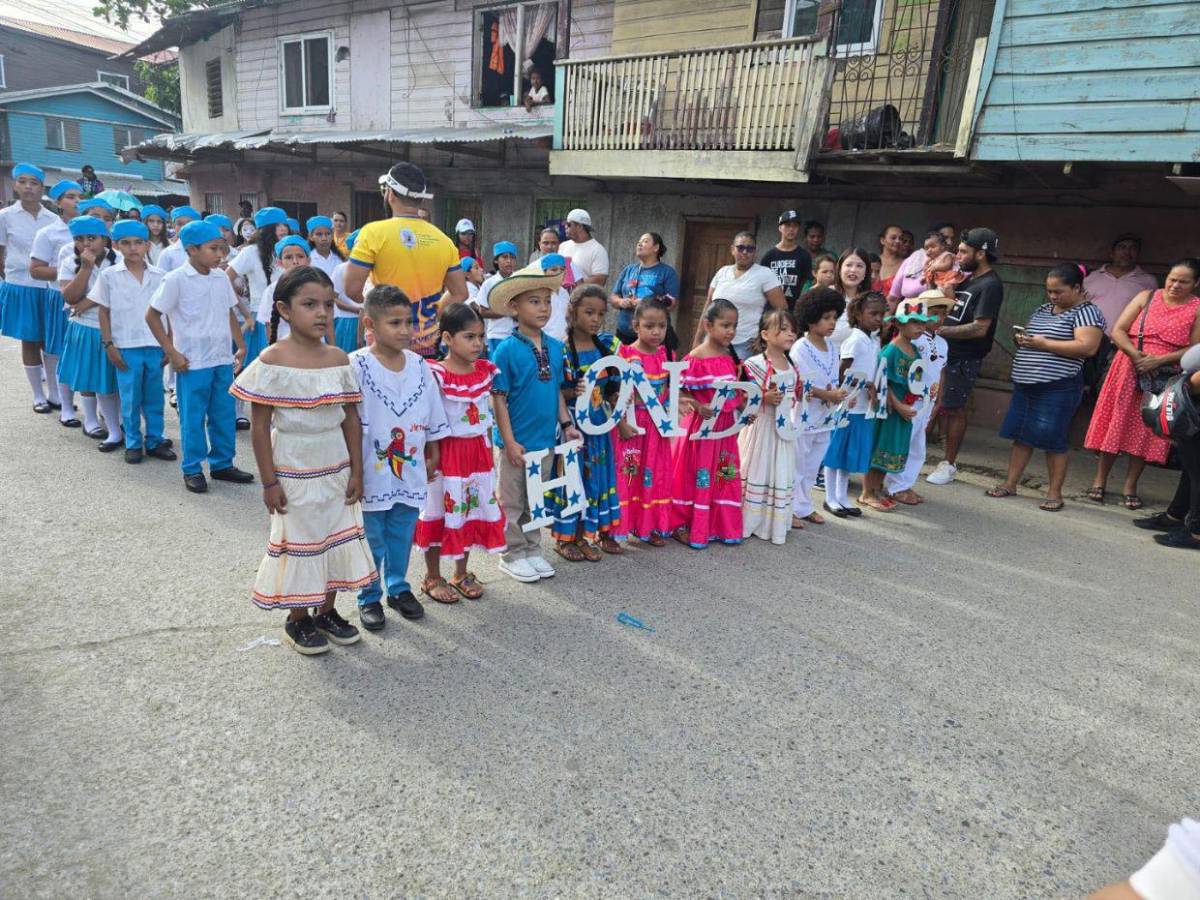 Hondureños celebran con fervor cívico los 204 años de independencia en todo el país