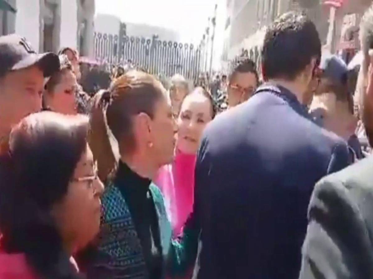 Un hombre acosó y tocó a Sheinbaum durante un recorrido en Ciudad de México