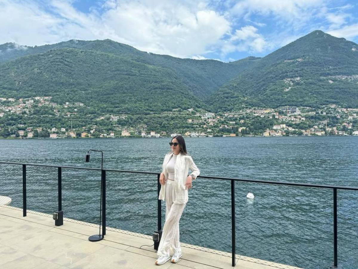 Ximena Navarrete muestra su figura a pocos días de haber dado a luz