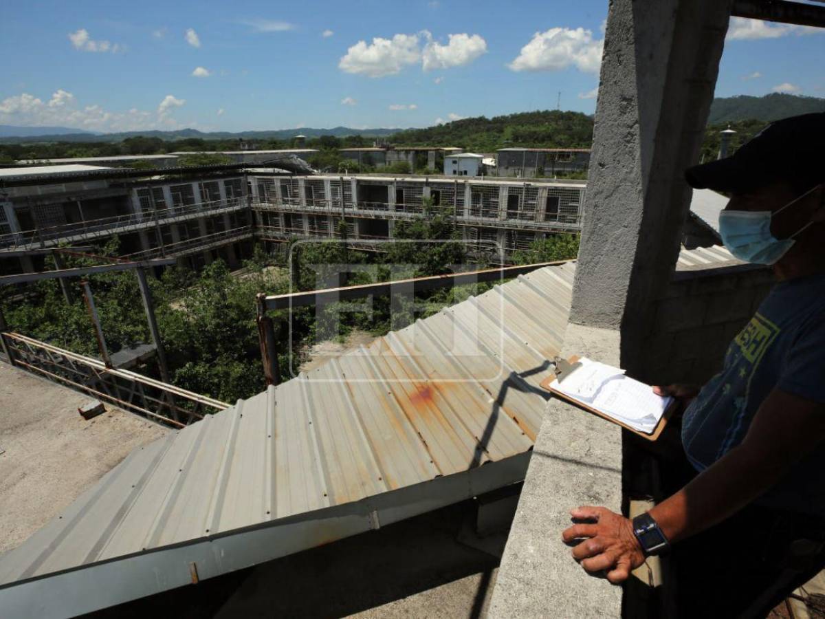 Entre ruinas y abandono: Así es por dentro la cárcel La Acequia que se perfila como el Cecot de Honduras