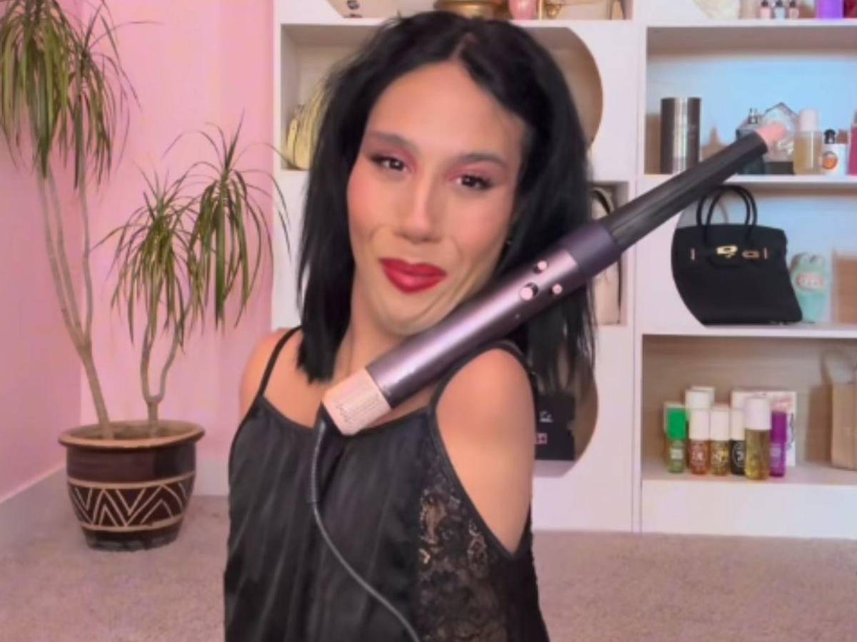 Nació sin brazos ni piernas y hoy es una estrella del maquillaje en TikTok: Briel Adams-Wheatley