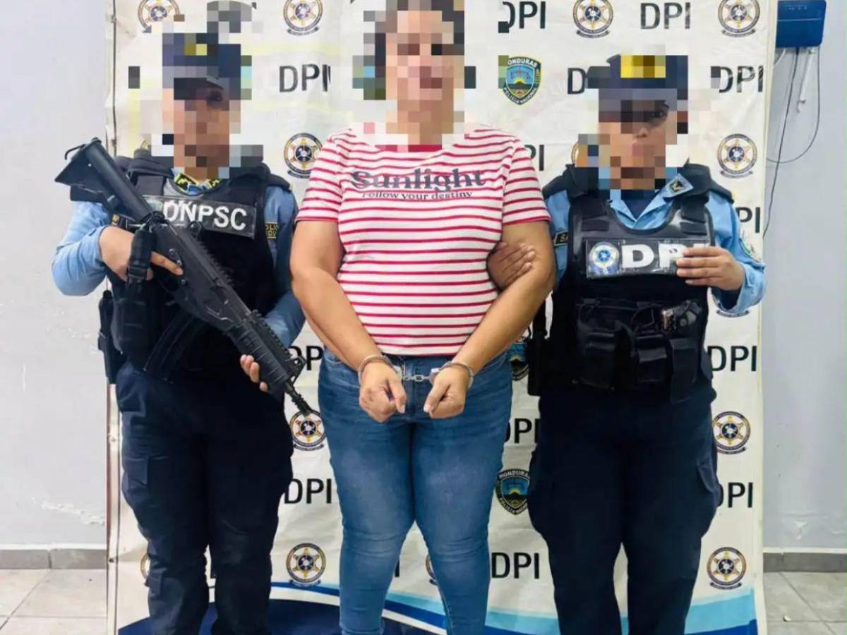 “Yo le dije que grabara; ella me golpea a la niña porque andaba el teléfono: madre de estudiante que grabó a maestra en Yoro