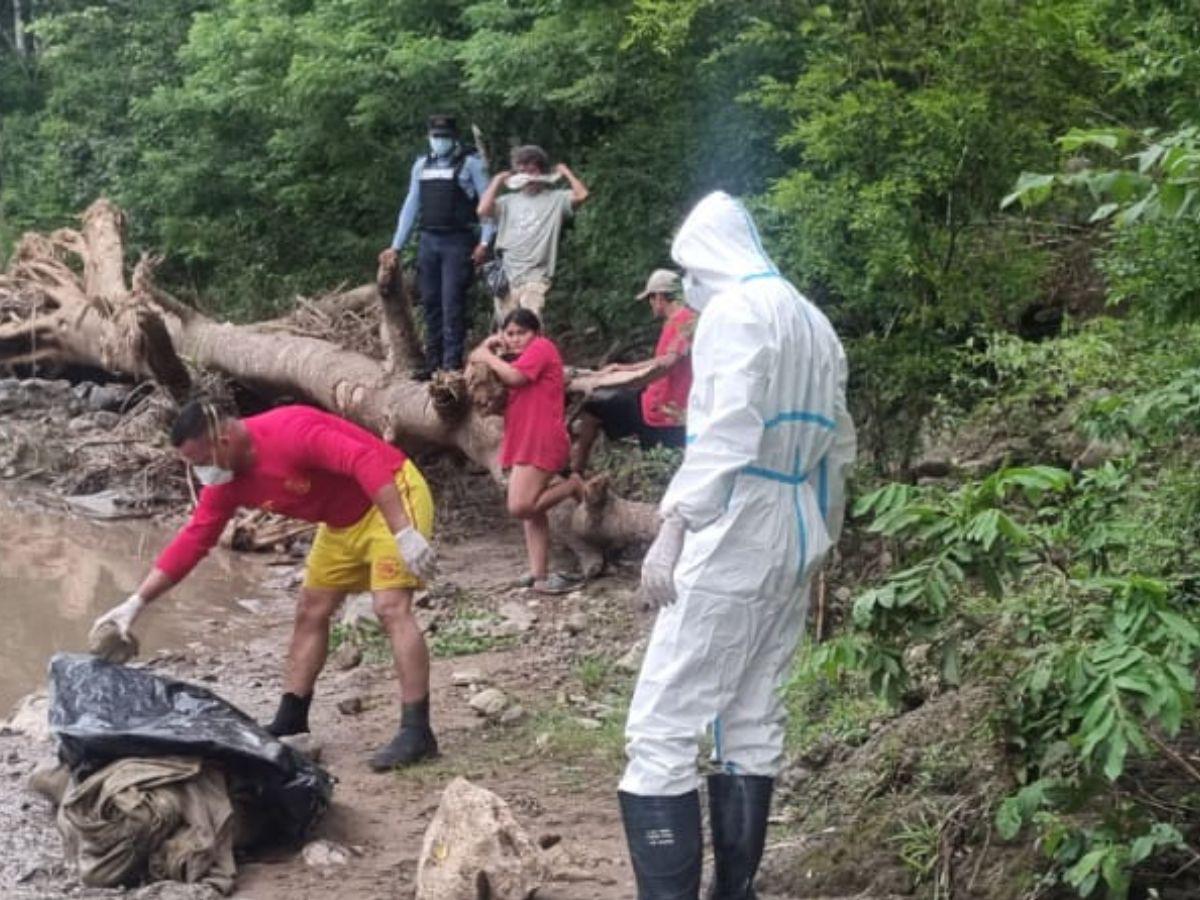 Aves de rapiña lo devoraban: rescatan cuerpo en estado de descomposición del río Chamelecón