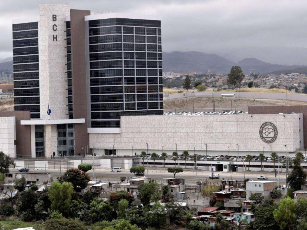 Vacante un cargo de director en el BCH con salario de L 324,625 y cinco altos puestos más