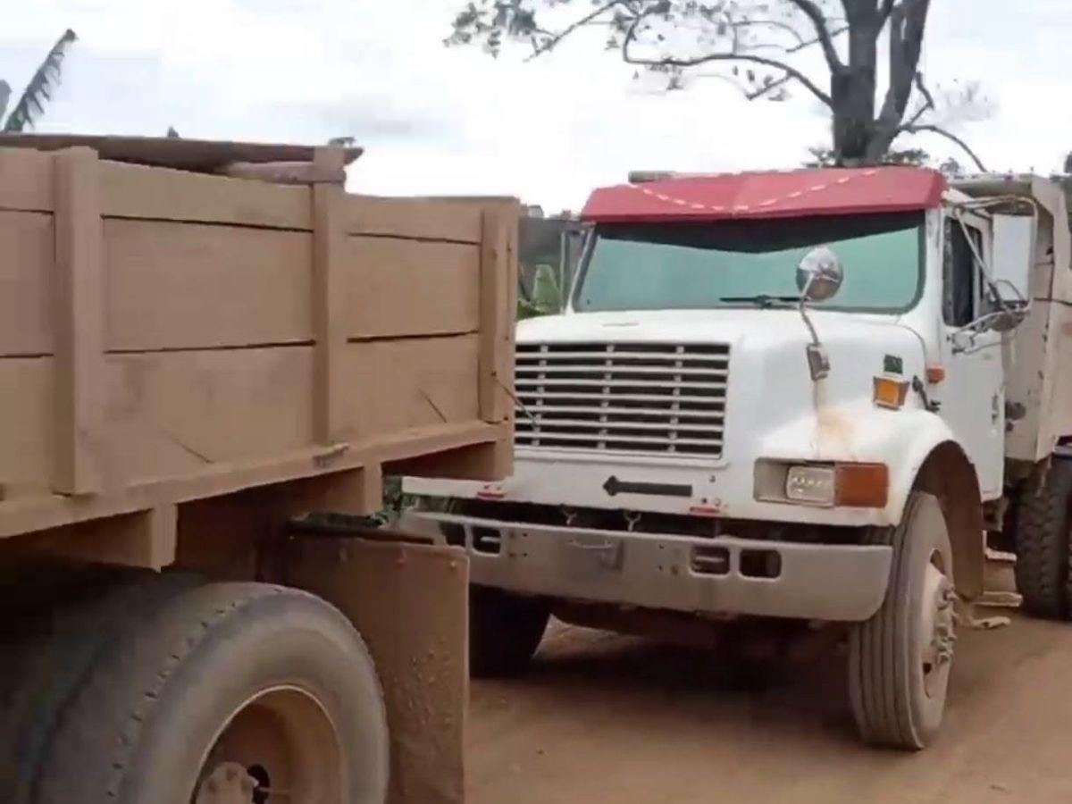 José Ordóñez pidió 'jalón' a conductor de volqueta y murió al caer: sufrió el impacto en su cabeza