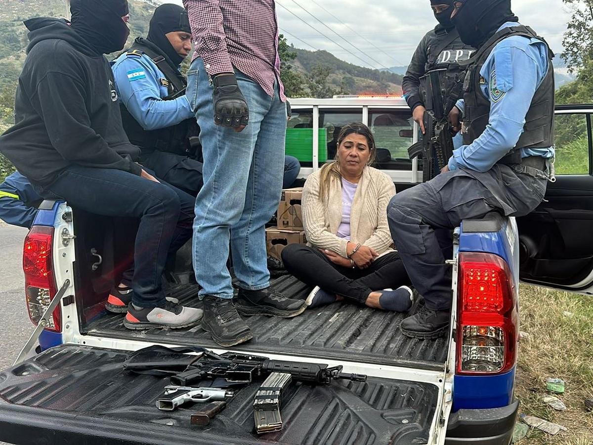 Enfermera es detenida en posesión de varias armas en Copán