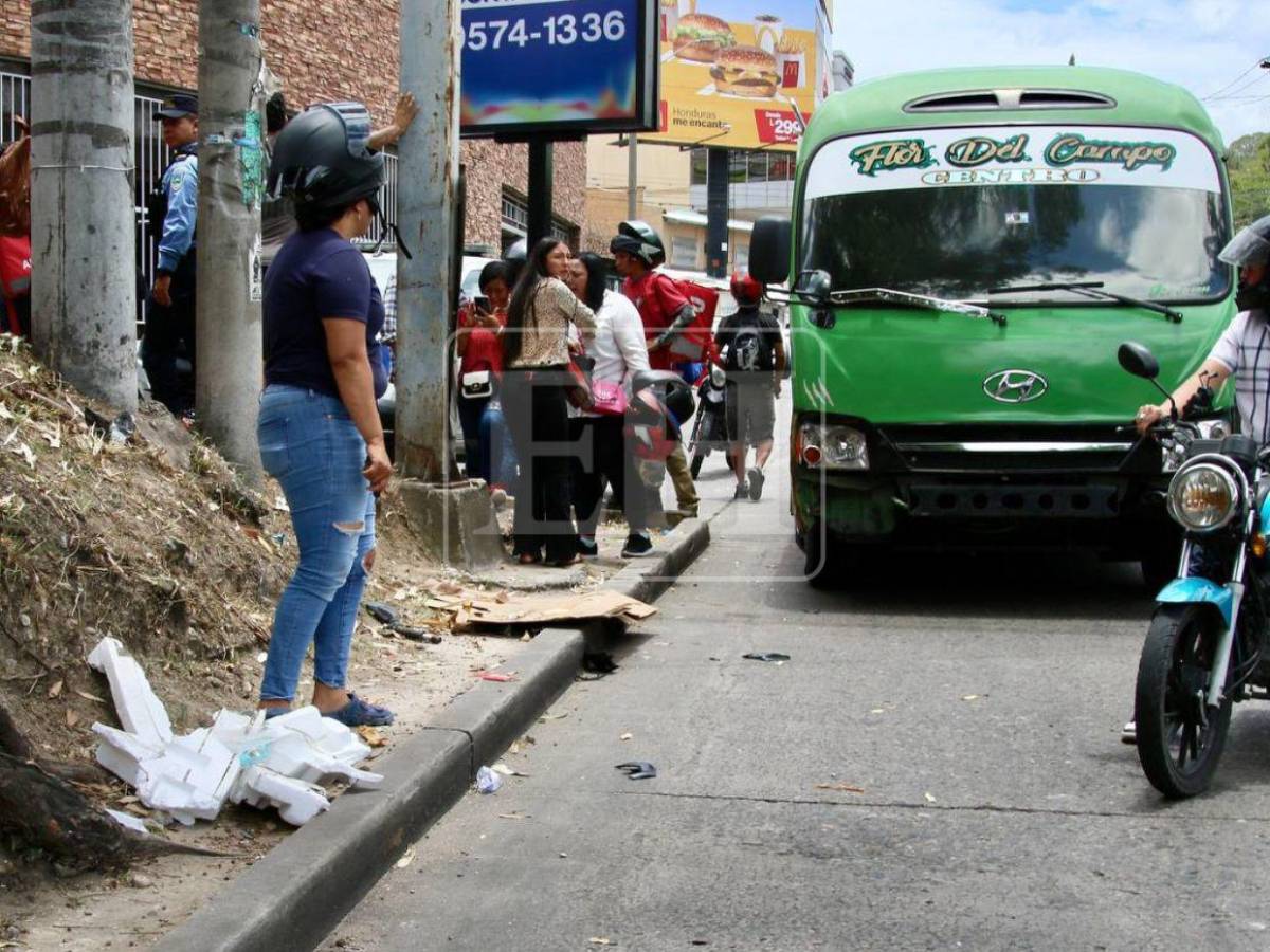 Por evitar atropellar una persona: motociclista queda muy herido en accidente en Tegucigalpa