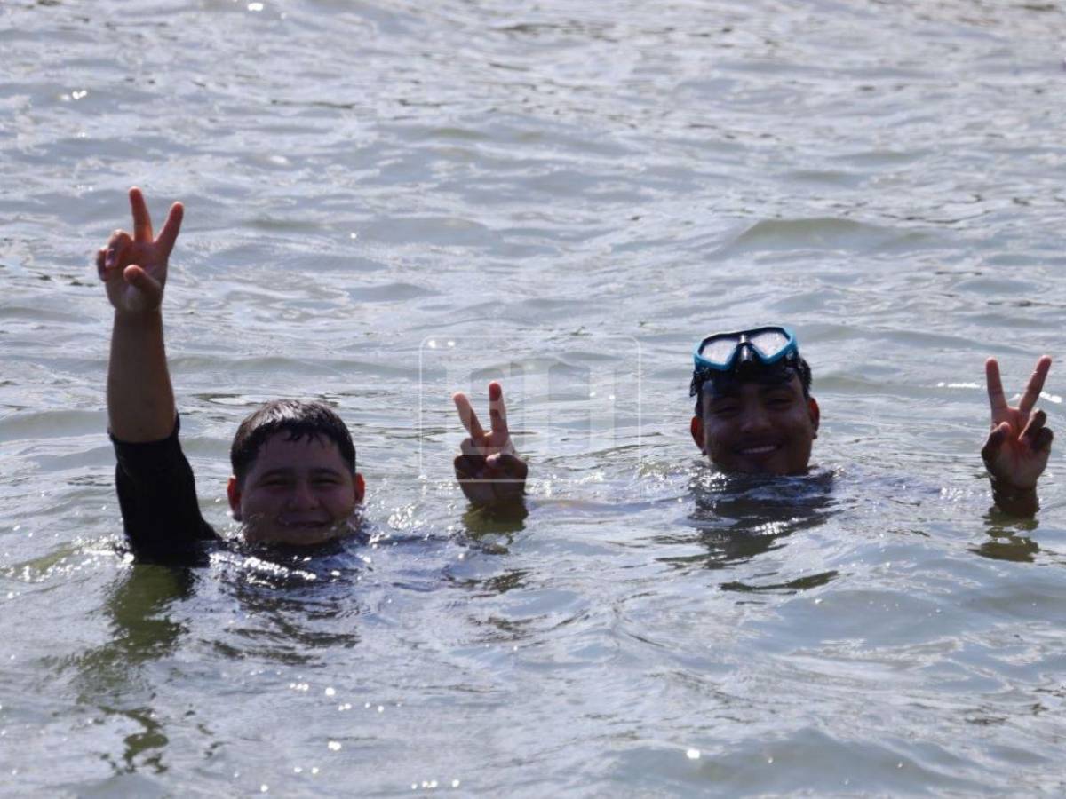 Playas de Tela siguen llenas en la recta final de Semana Santa