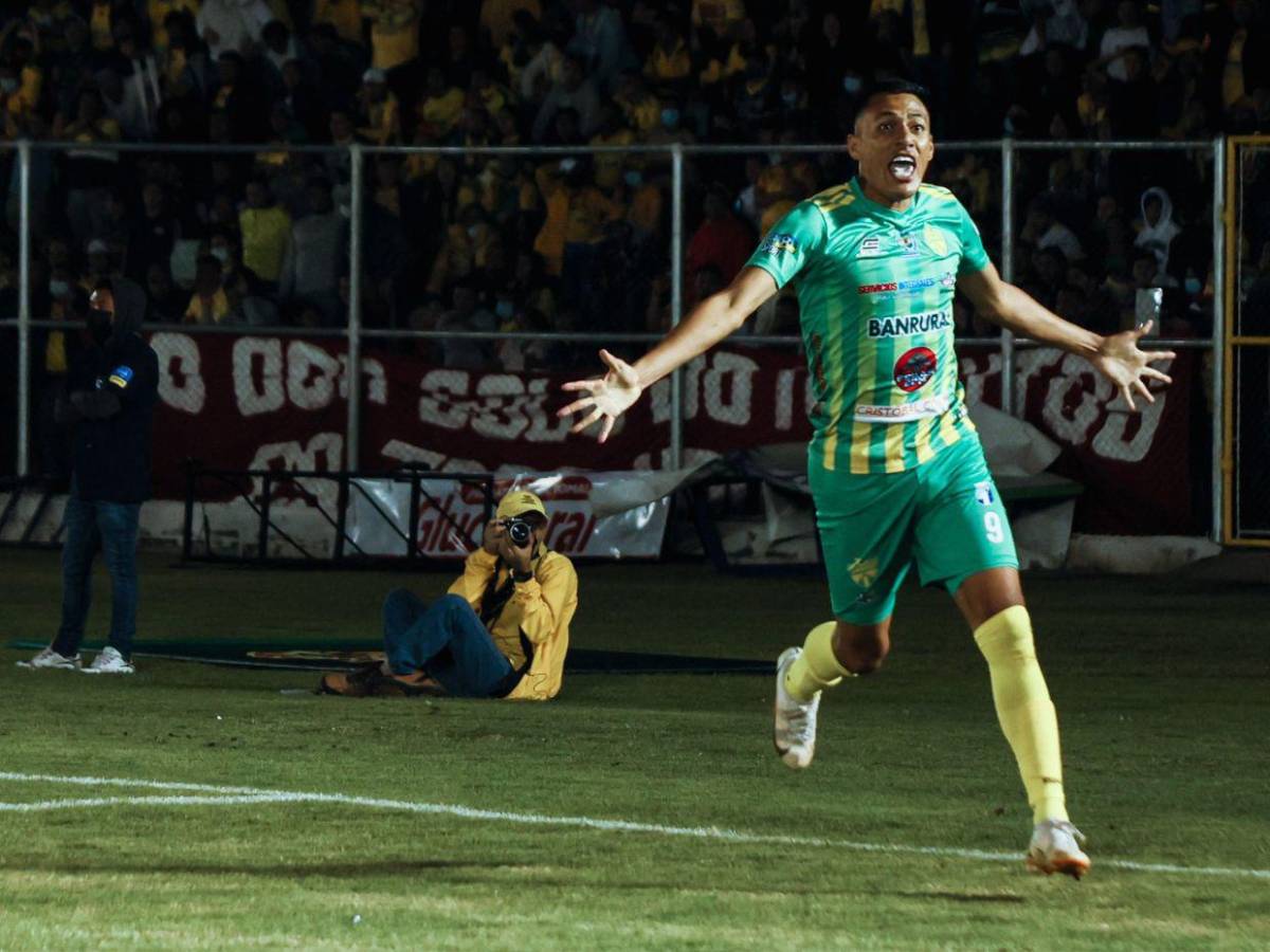 Fichajes: Luis Palma llega este viernes a Grecia y Auzmendi dejaría Motagua