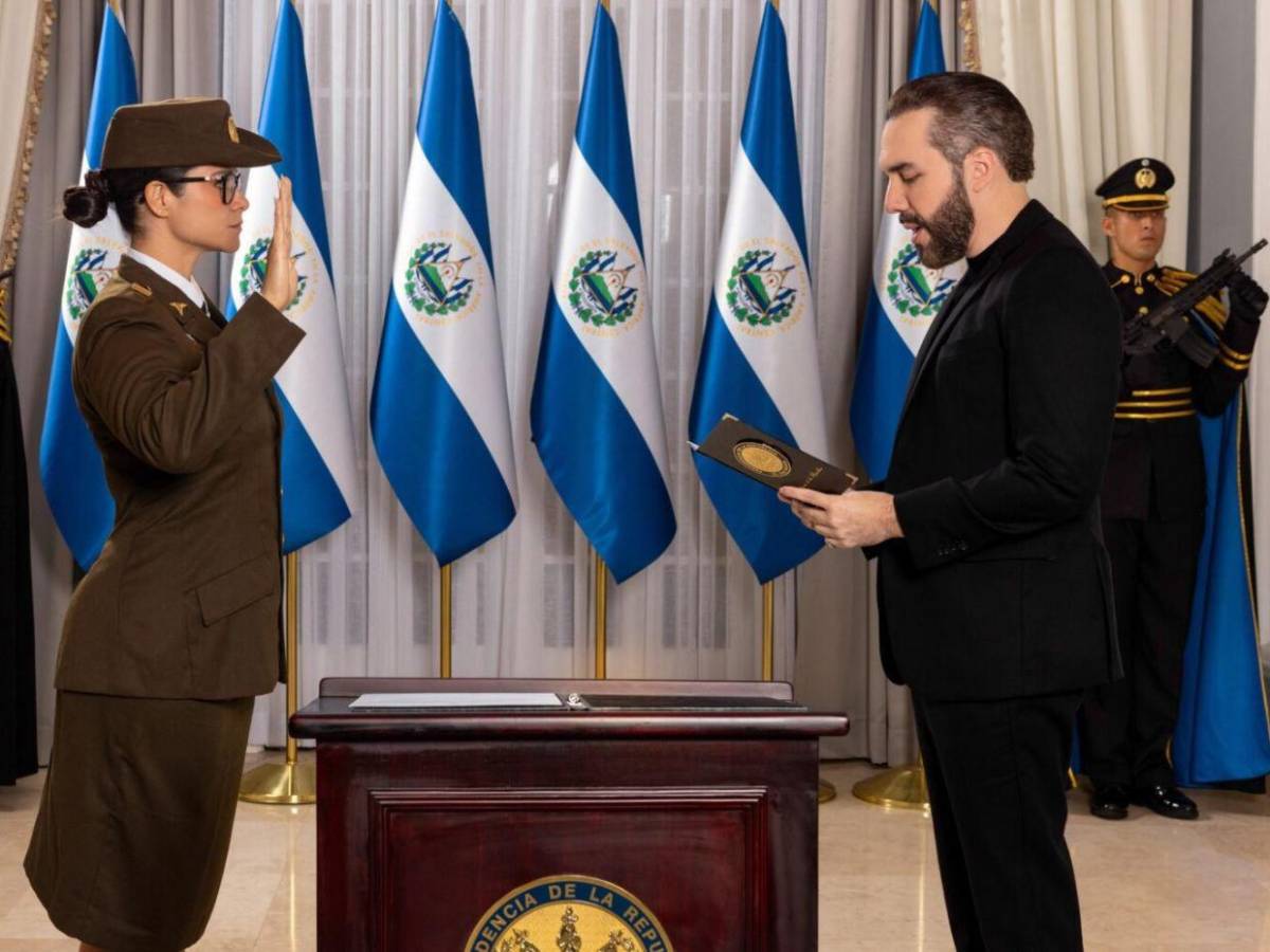 ¿Quién es Karla Trigueros, la militar que es ministra de Educación en El Salvador?