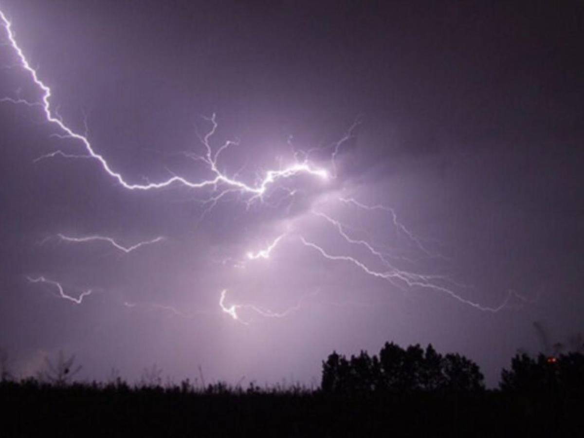 Onda tropical dejará lluvias con actividad eléctrica: ¿cuándo ingresa y qué departamentos afectará?