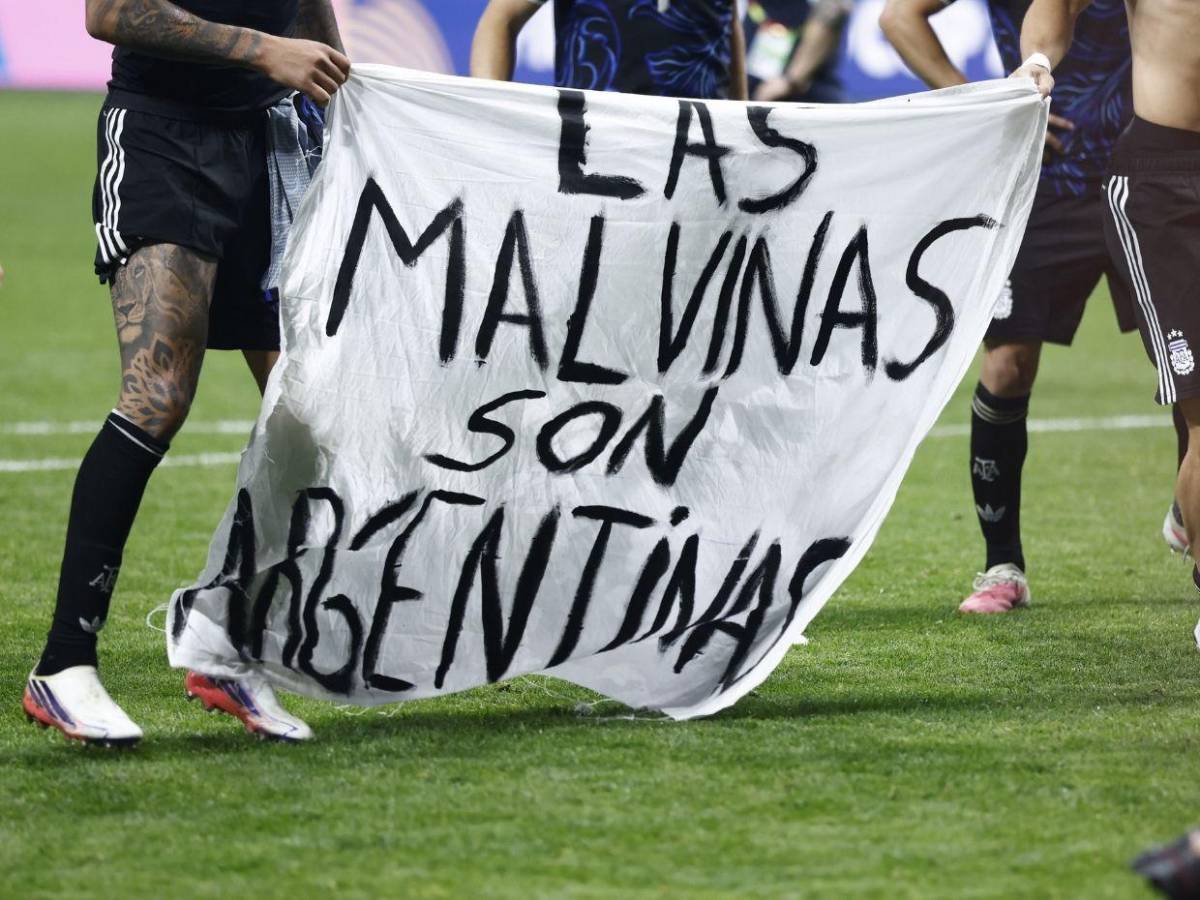 ¿Los expulsarán? Escándalo por Malvinas amenaza a argentinos que juegan en la Premier