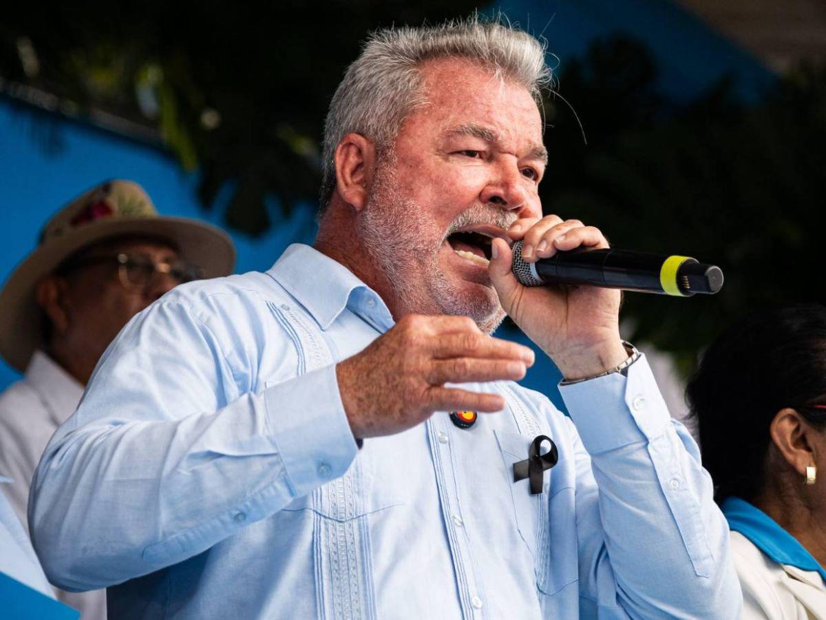 Roberto Contreras se disculpa con Mel Zelaya por el apodo chumpa juca; Quintín Soriano reacciona