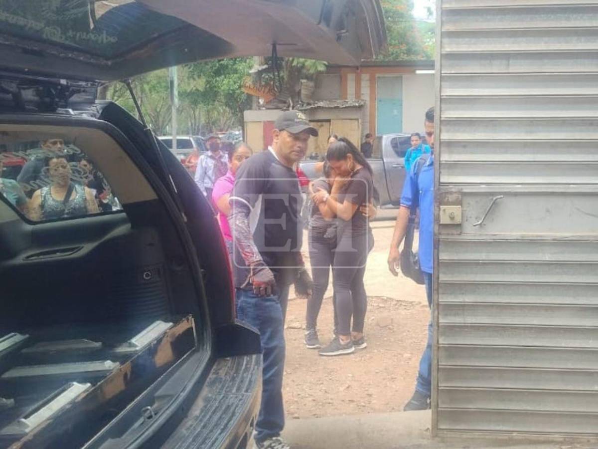 Entre dolor y llanto retiran el cuerpo de Kevin Cruz, joven que mataron en Comayagüela
