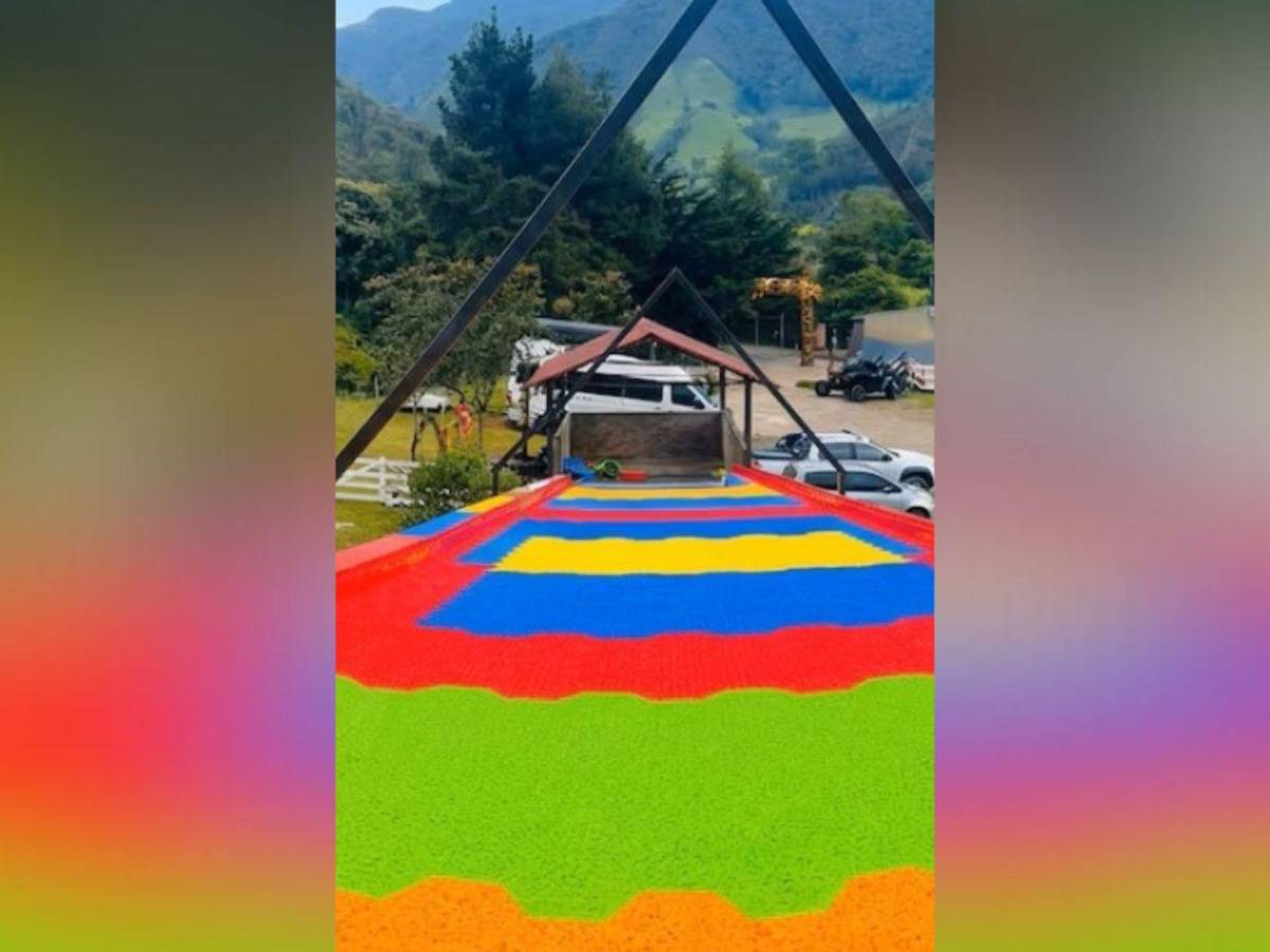 Así se aprende: Dibujo en servilleta costó la vida de joven en tobogán en Colombia