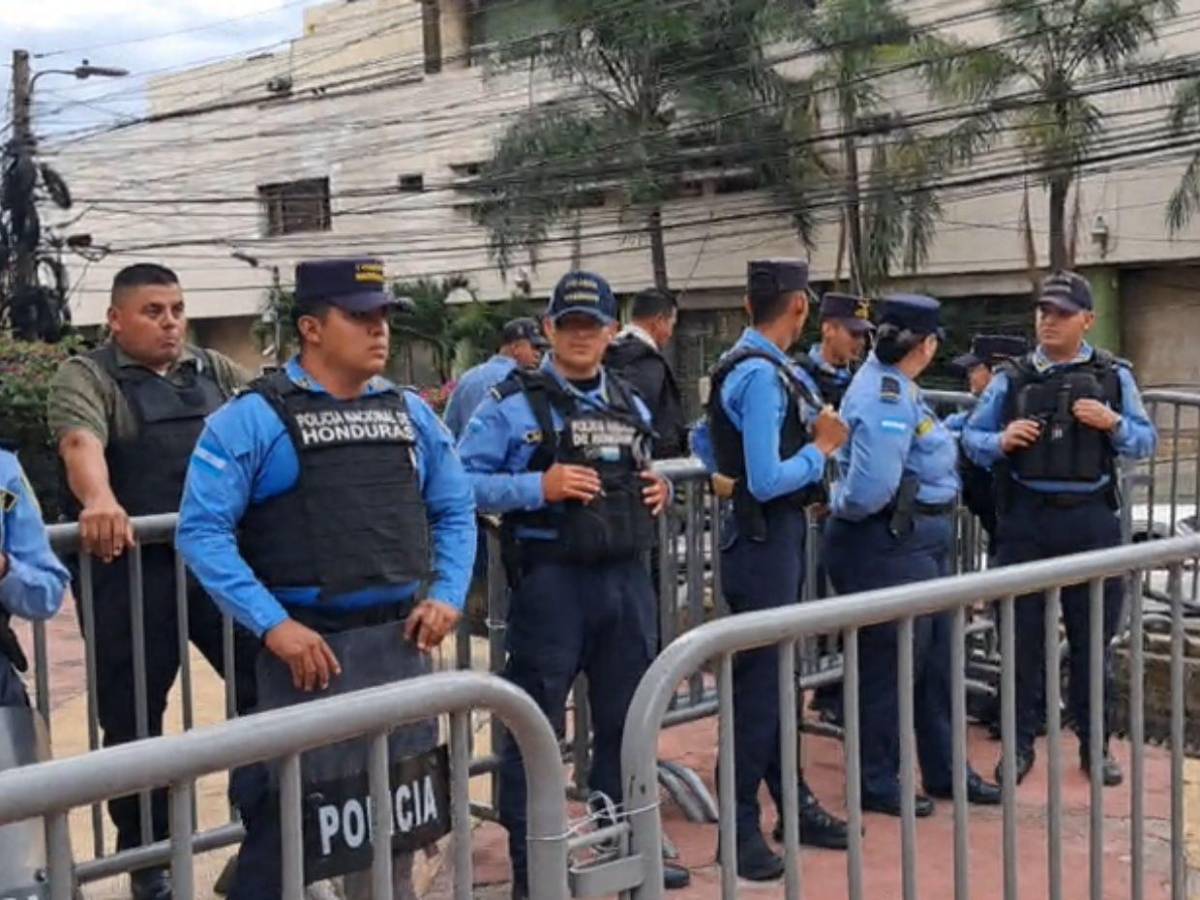 Bajo resguardo policial el Congreso Nacional ante autoconvocatoria de la oposición
