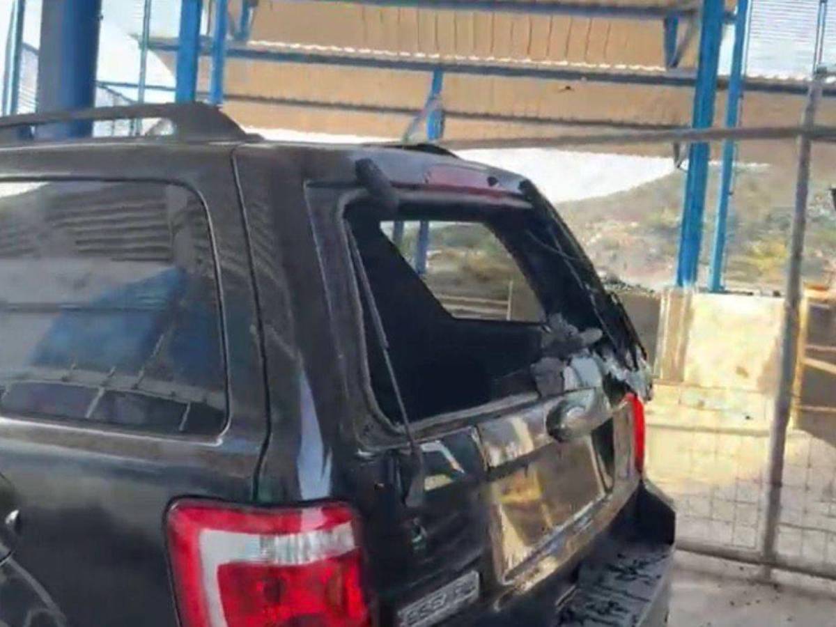 Captan lanzamiento de botellas contra jugadores de Olimpia previo al clásico