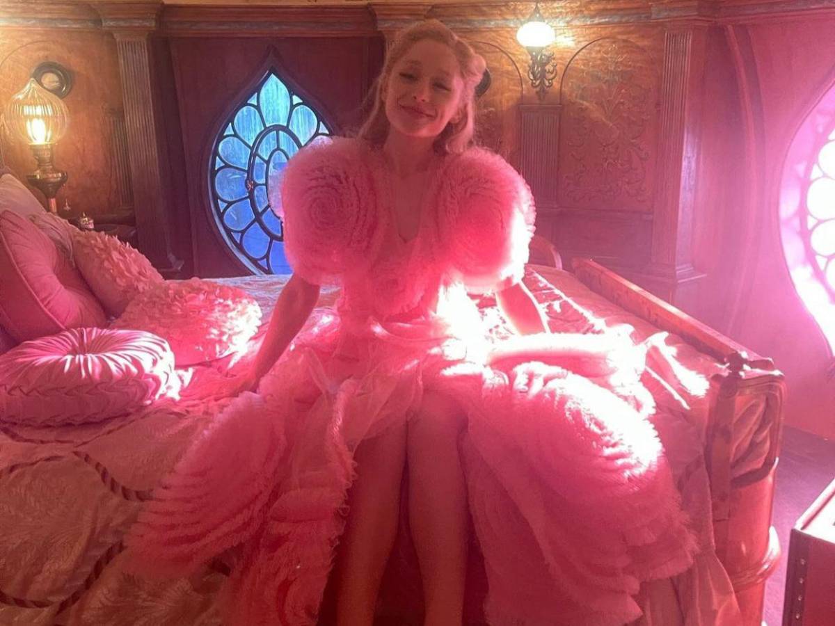 Ariana Grande lanza la versión deluxe de Eternal Sunshine este mes