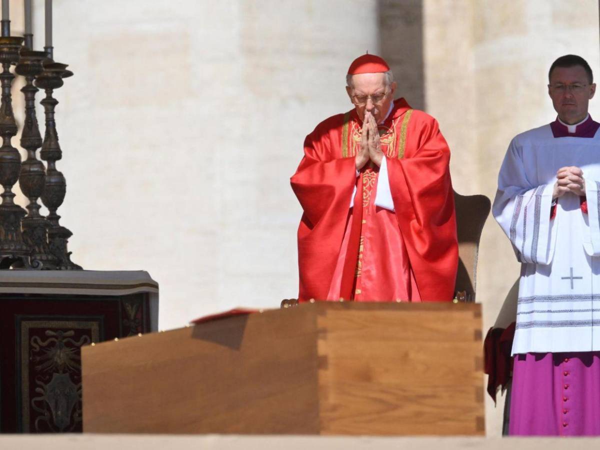 Así se vivió la misa de exequias por el papa Francisco en la Plaza de San Pedro Así se vivió la misa de exequias por el papa Francisco en la Plaza de San Pedro