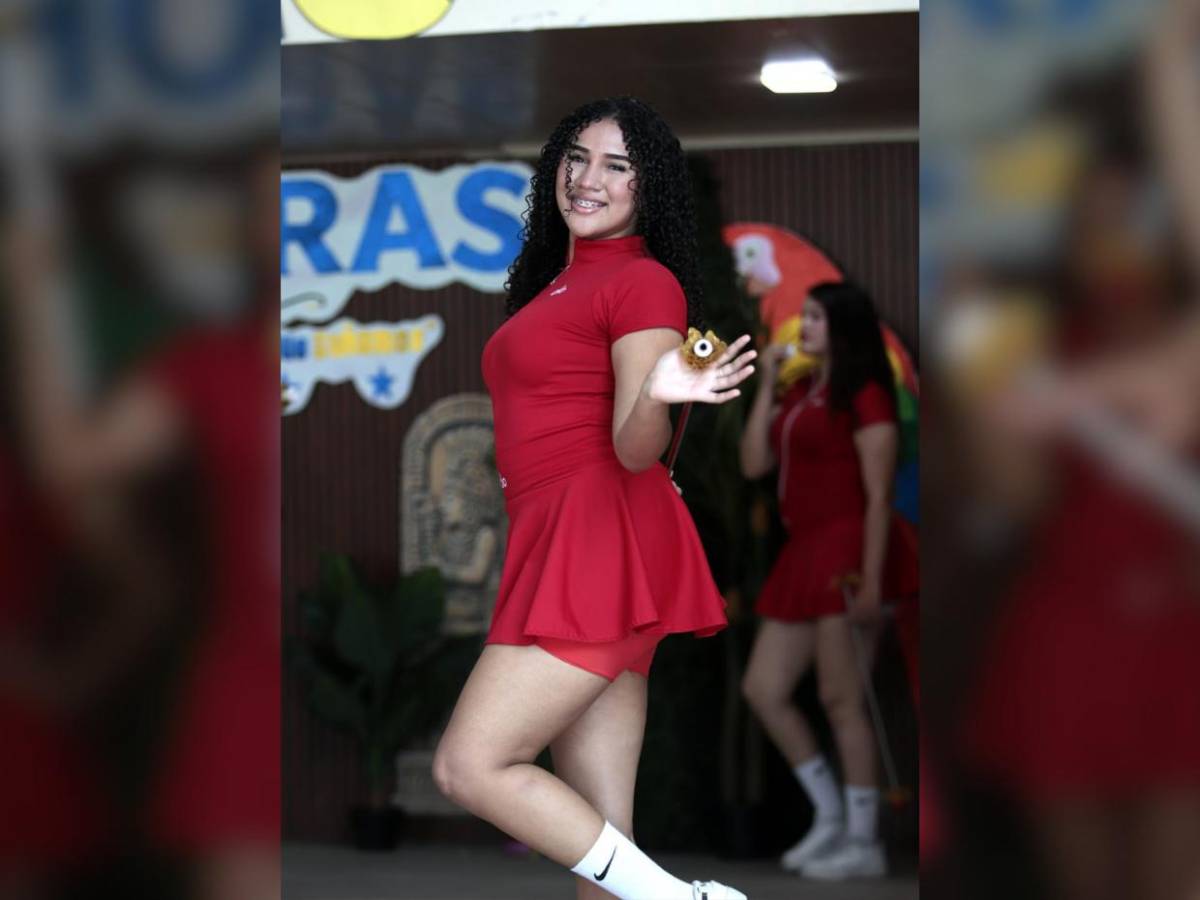 Palillonas del Instituto Monterrey se preparan para abrir con color y elegancia los desfiles patrios