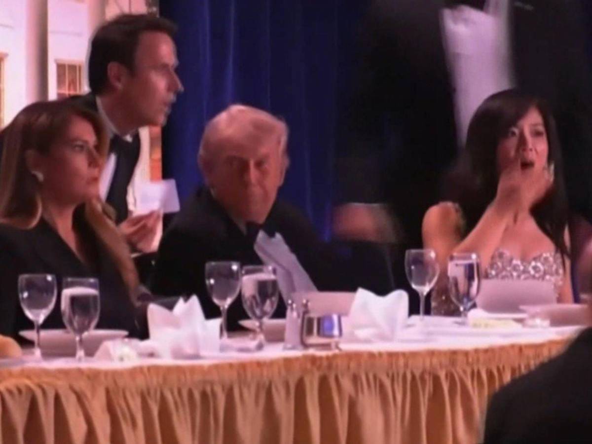 Cronología: las imágenes exactas de cómo fue el intento de atentado a Trump en Cena de Corresponsales