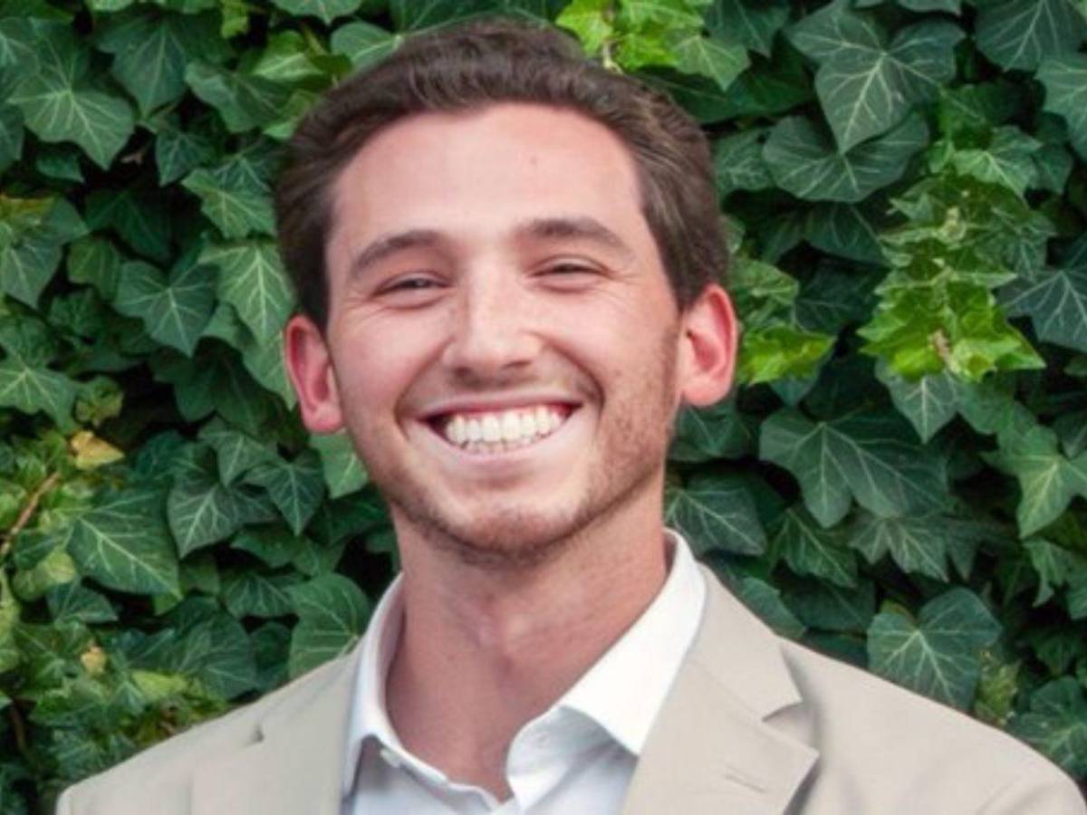 Turista muere alcanzado por rayo en playa de Florida durante luna de miel