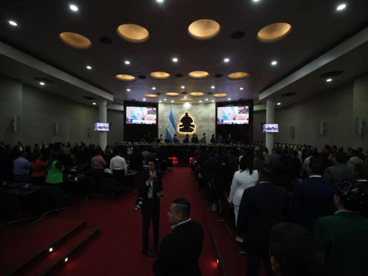 ¿Cuántos diputados se eligen por departamento en las elecciones generales de Honduras?