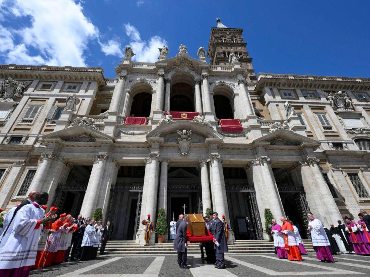 Francisco, el papa de los últimos: así fue su funeral entre poderosos y desfavorecidos​​​​​​