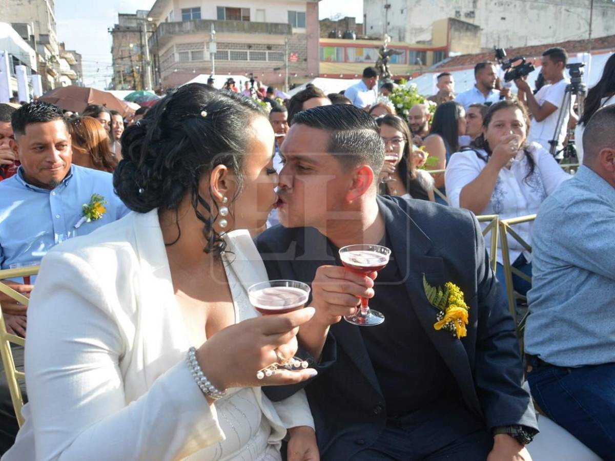 Más que romance: así vivieron su gran día las parejas en las bodas gratis de la capital