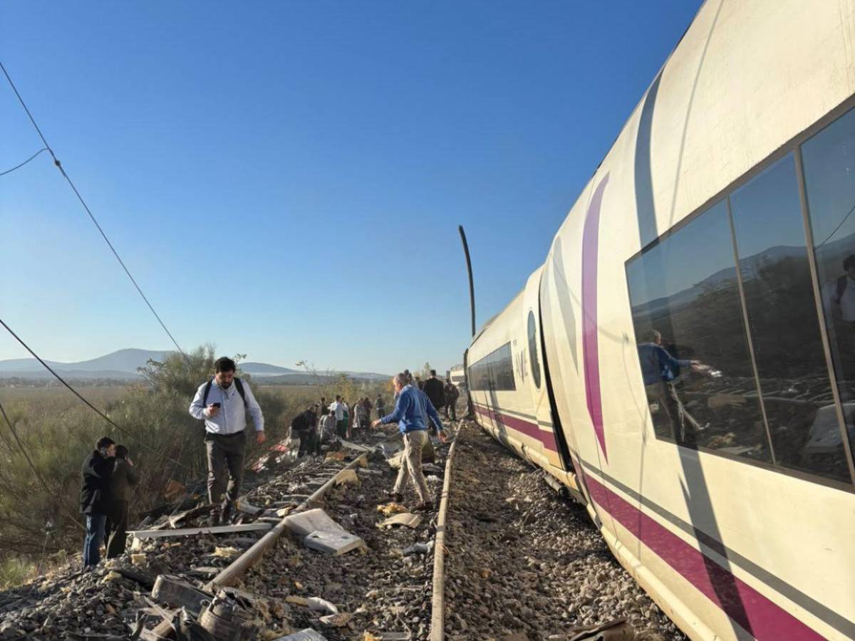 Las primeras imágenes de accidente de trenes en Toledo, que ya deja unos 64 muertos