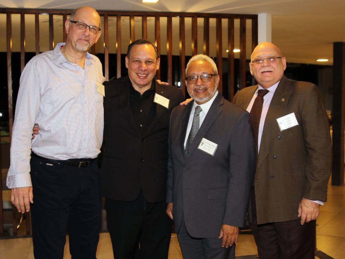 Generación 1983: Médicos internos celebra su 42º aniversario en Tegucigalpa Generación 1983: Médicos internos celebra su 42º aniversario en Tegucigalpa