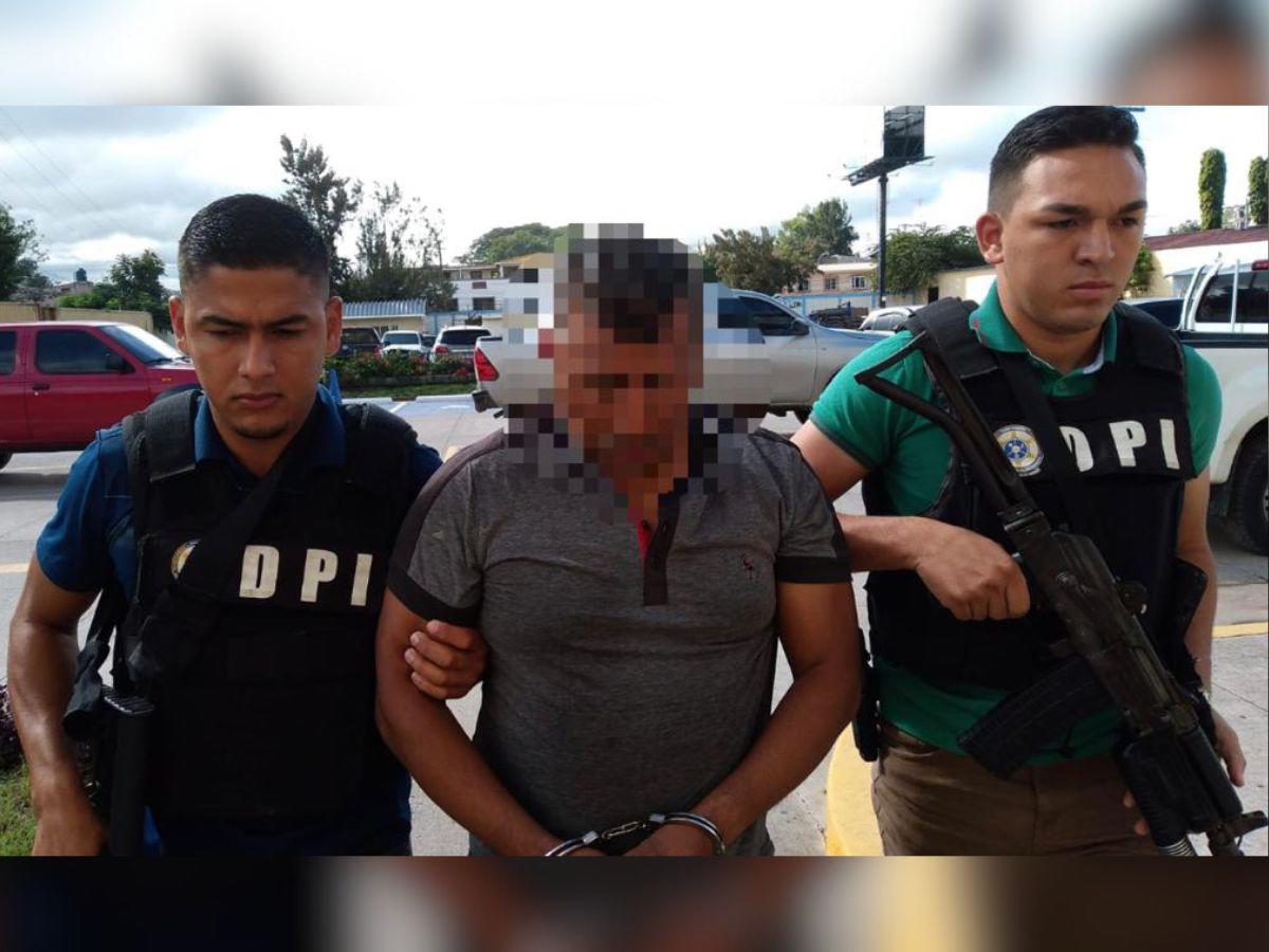 Capturan a pastor de iglesia por abusar de su sobrina en la capital