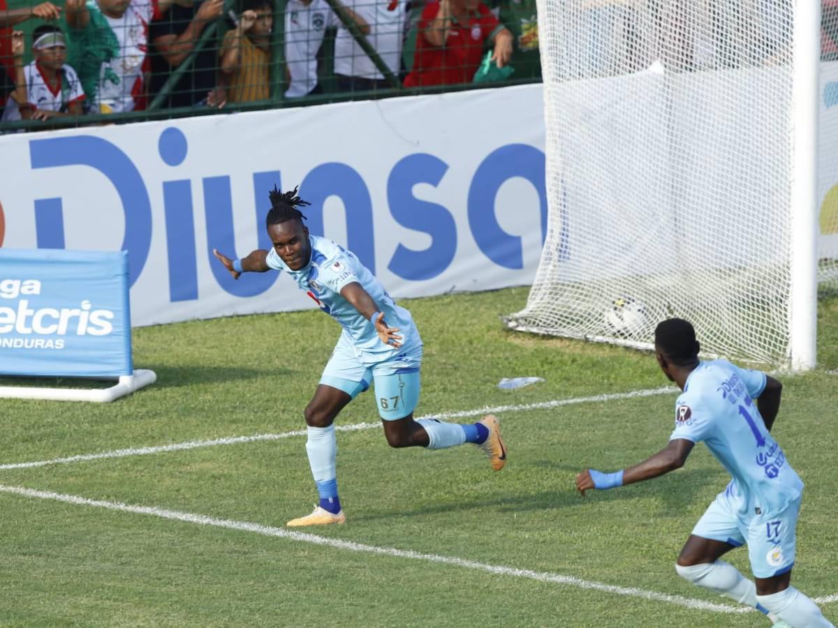Primer balón que tocó y Rubilio Castillo marcó en el Marathón- Motagua