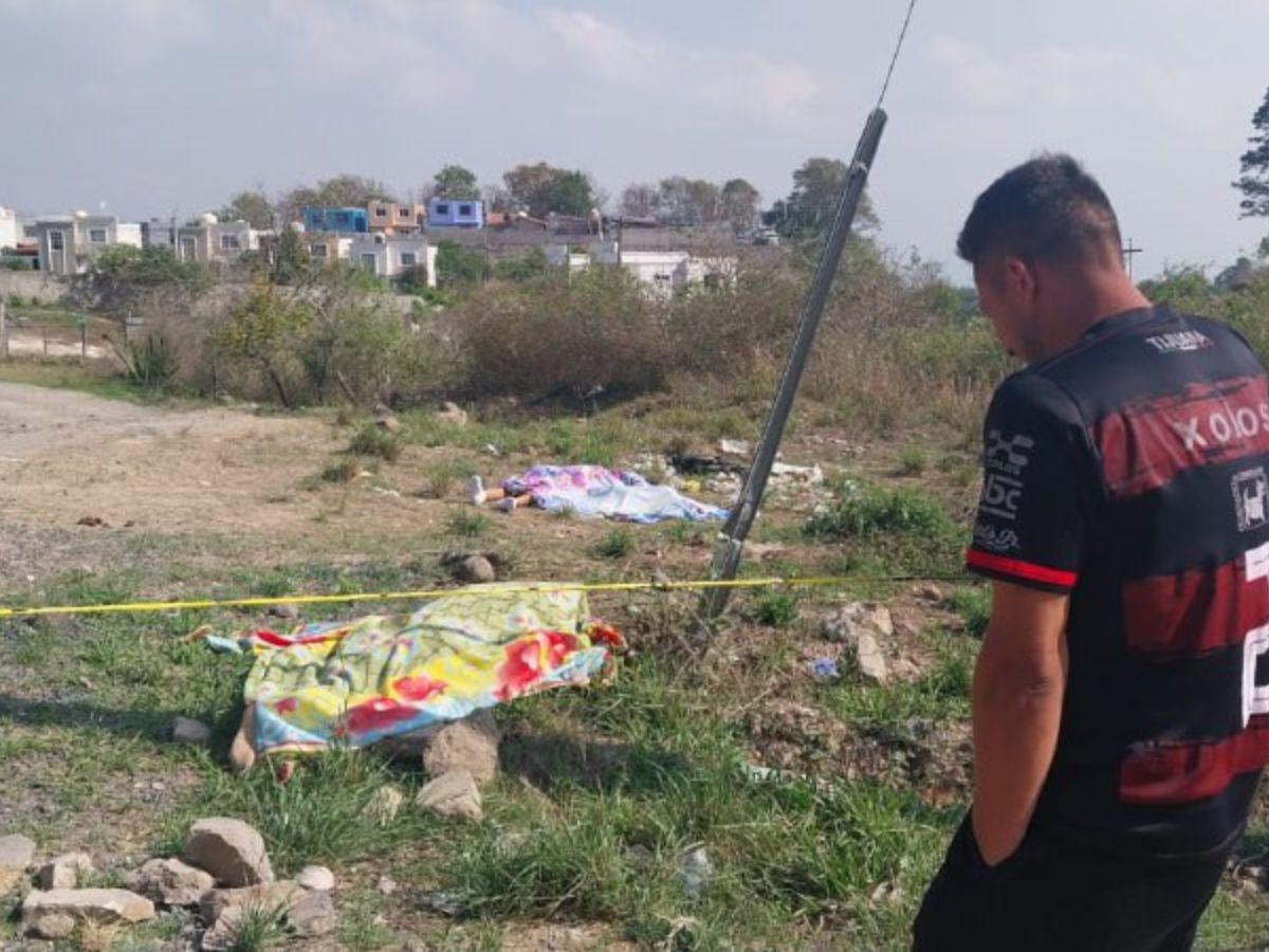 Familiares lloran la pérdida de los jóvenes.